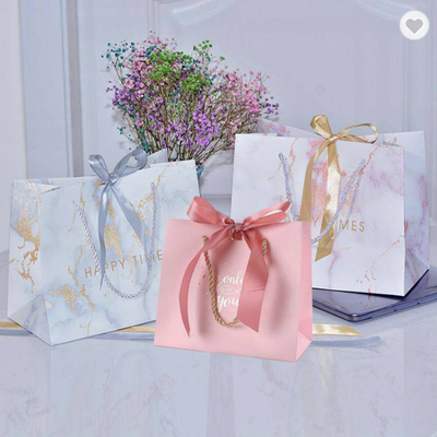 Giá tốt. CMYK Nhỏ Wedding Ribbon cầm túi quà Cám ơn Thẻ giấy 300gm trực tuyến